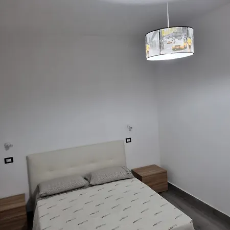 Nuovaiegi בית הארחה 3*